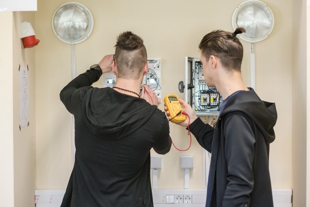 Studijų aplinka – Elektros ir automatikos inžinerija