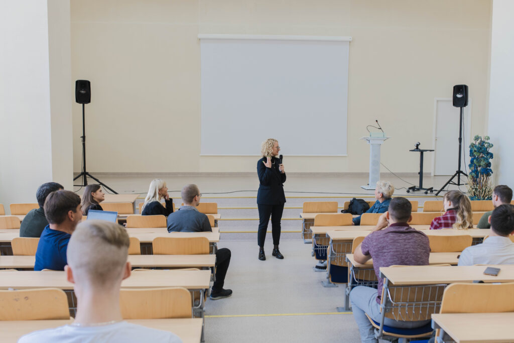 Klaipėdos valstybinėje kolegijoje lankėsi Ekonomikos ir inovacijų ministrė Aušrinė Armonaitė