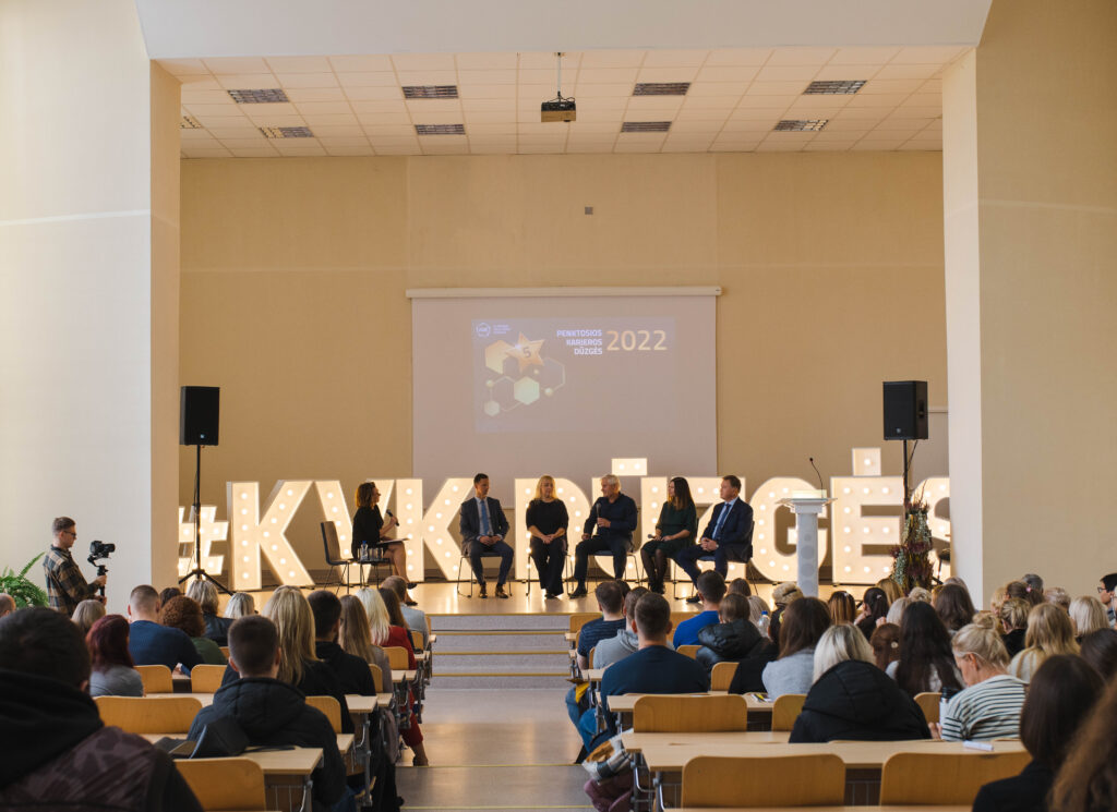 Kolegijoje įvyko  kasmetinė karjeros kontaktų mugė ,,Dūzgės 2022”