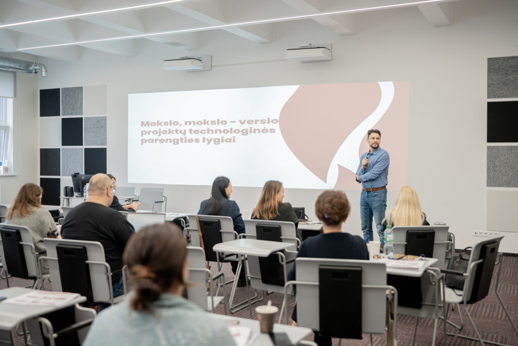 Mokymai apie projektų valdymą: stiprinamos dėstytojų MTEP kompetencijos
