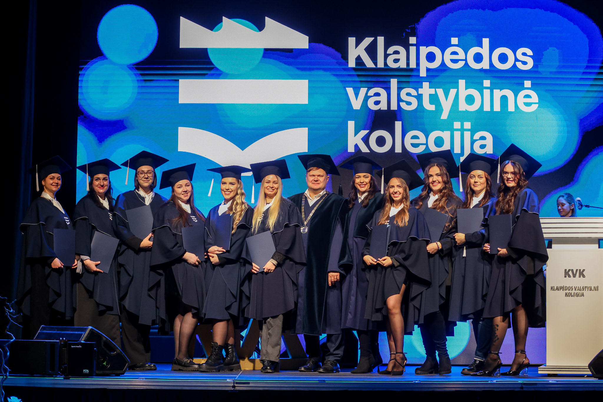 KVK išlydėjo naują absolventų laidą