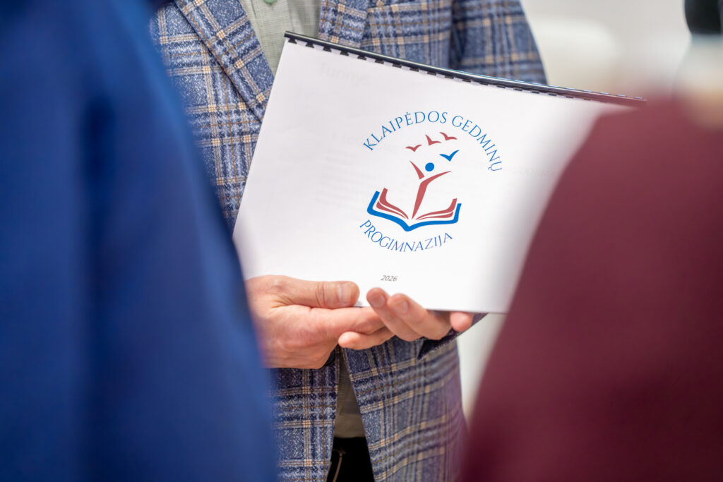 Logotipas, gimęs iš tyrimo: sėkmingas dviejų mokyklų bendradarbiavimas
